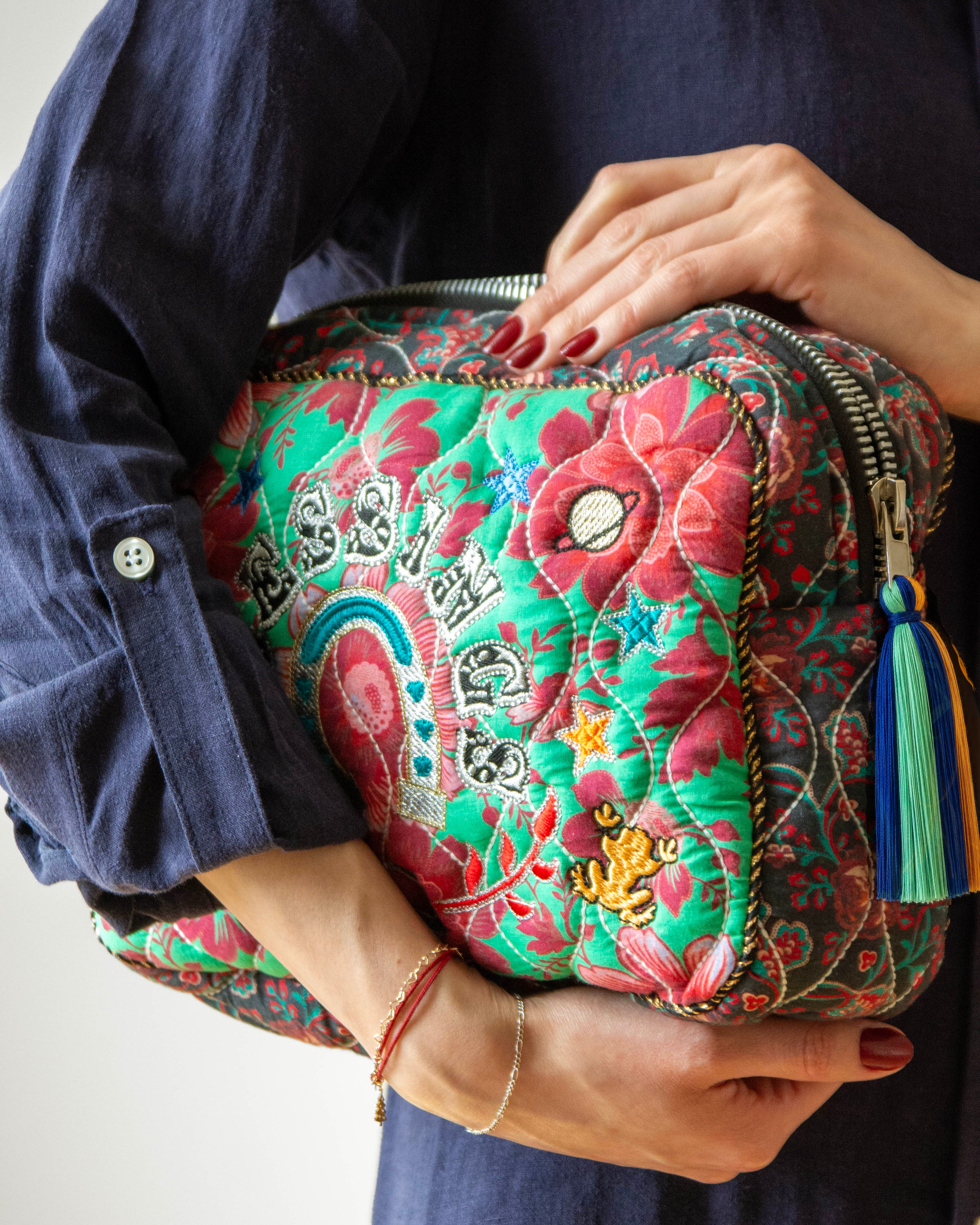 Heal Teen Pouch